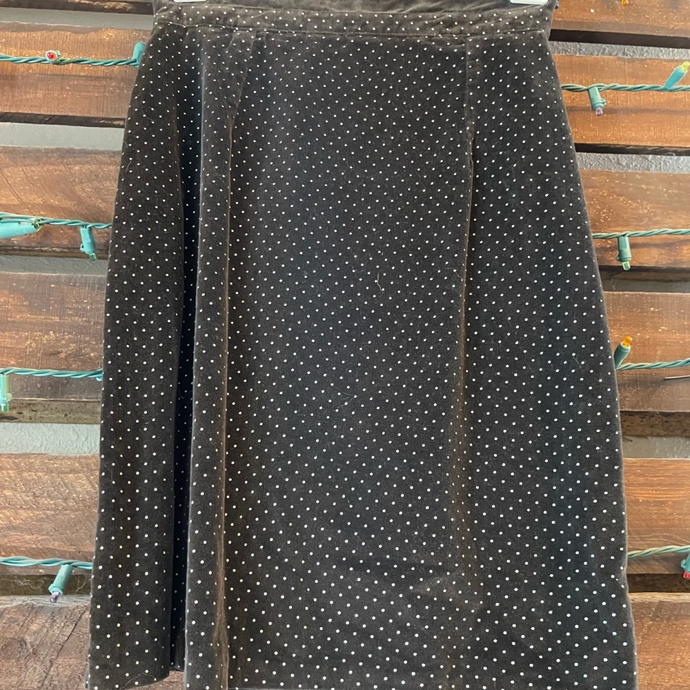 Black and white felt-like skirt